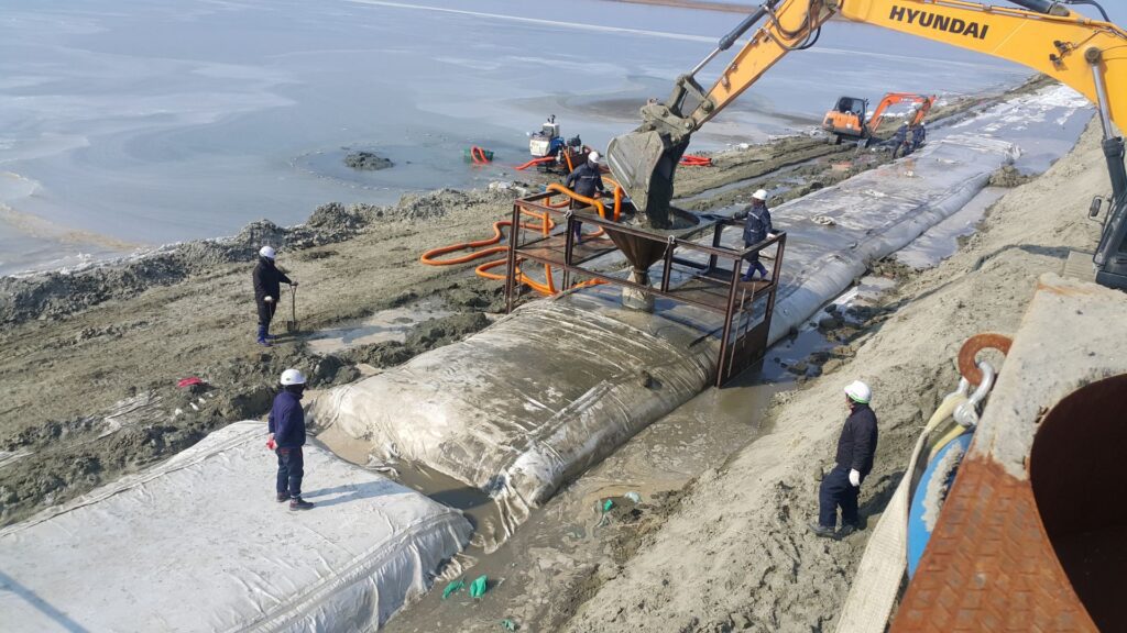 WavePlus Geo Tubes: Advanced Solutions for Erosion Control and Sediment Management